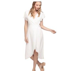 Everly  White Short Sleeve Wrap Dress Size: M